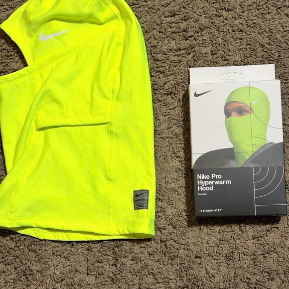 Brand new Nike Pro Ski Mask Volt - Picture 2 of 2